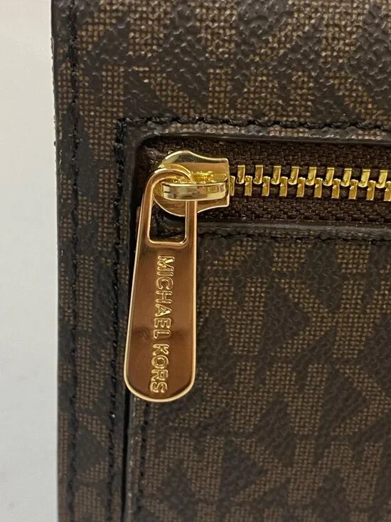 Michael Kors Travel Wallet Brown MK Signature PVC Zip Snap Clutch - Picture 3 of 11